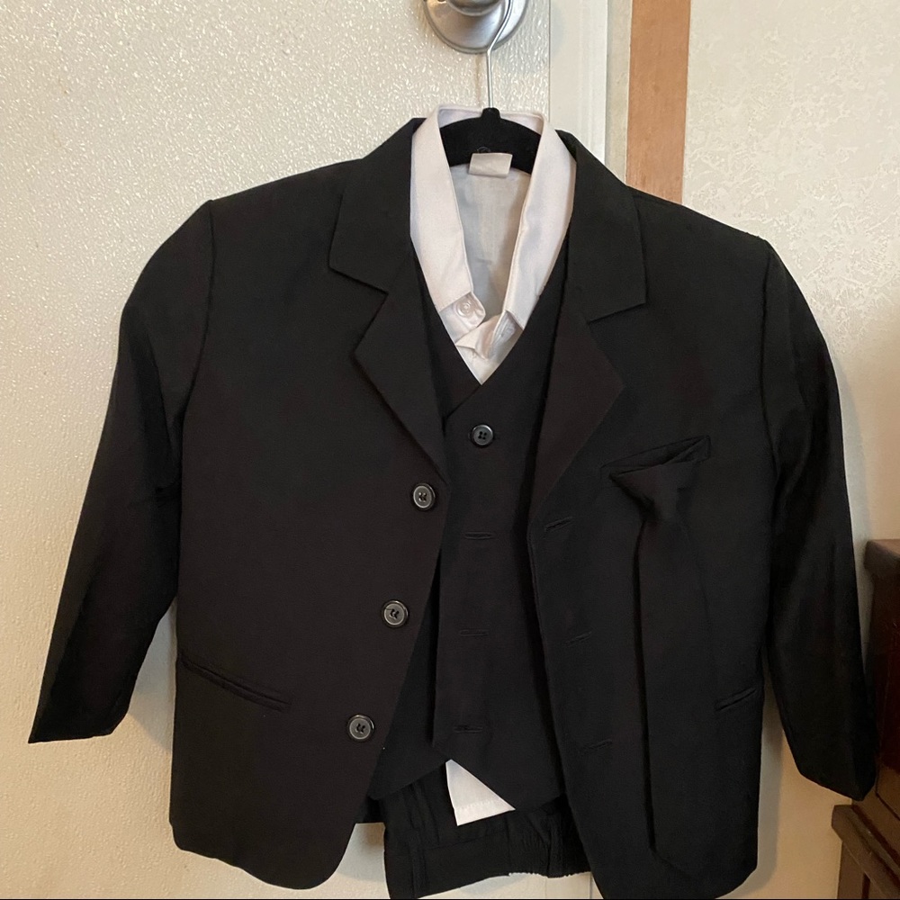 Unsure of the brand on this suit